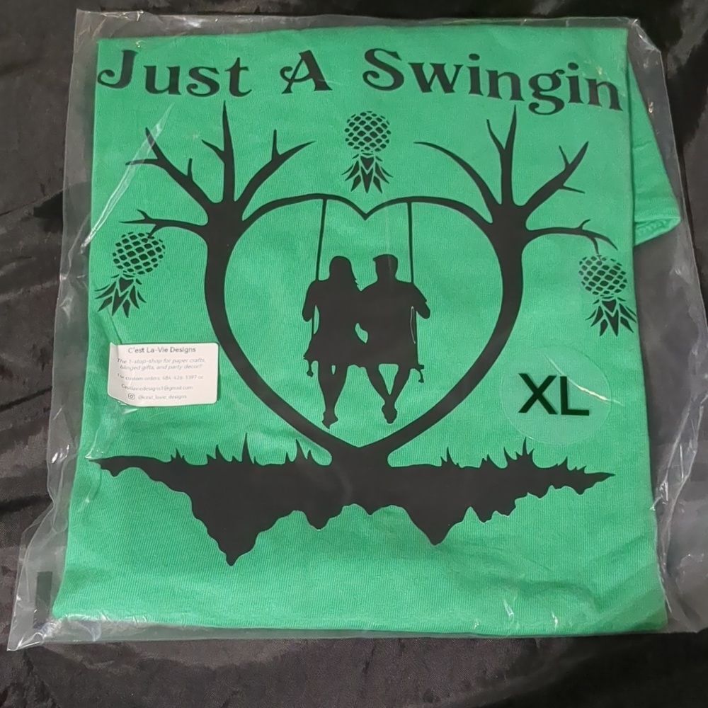 NNWT Just a swinging tee
